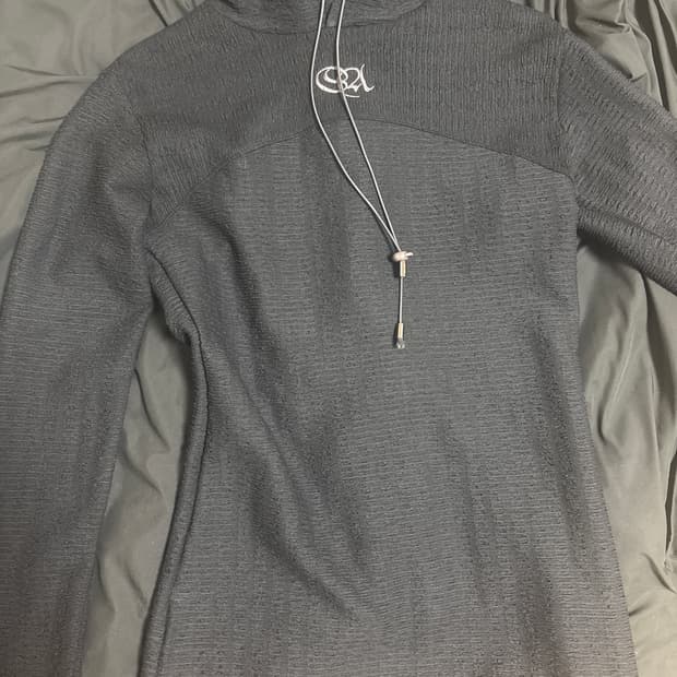 스컬프터 크링클 블랙 슬림핏 후드티