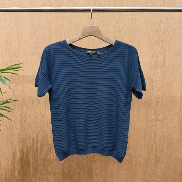 띠어리 라운드넥 반팔 니트 스트라이프 골지 디테일 레귤러핏 블루