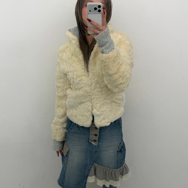 세실 맥비 아이보리 래빗퍼 자켓