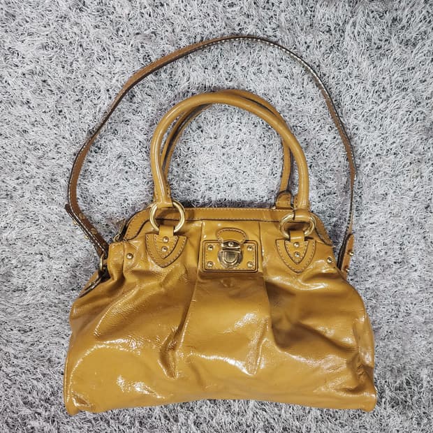 마크제이콥스 페이던트 숄터백