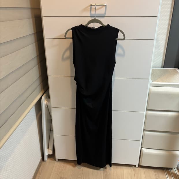 ZARA 블랙 엘라스틴 셔링 롱 원피스