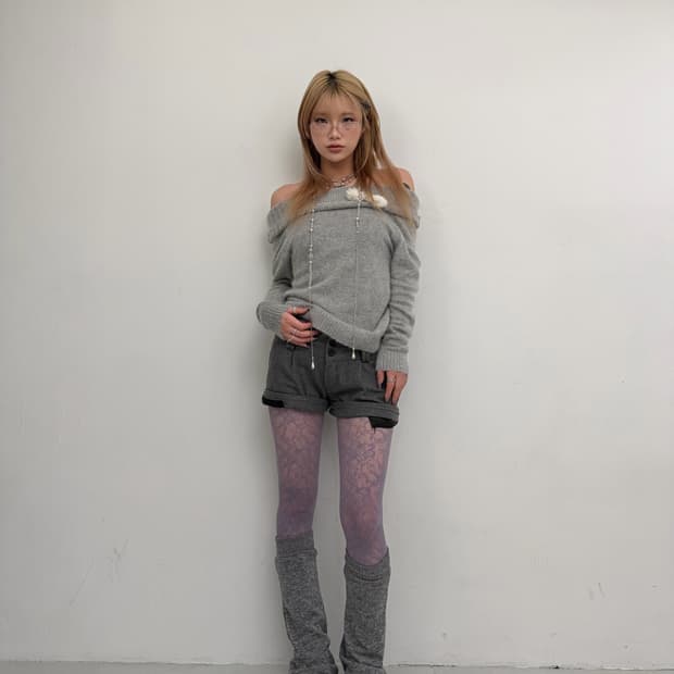 퍼 리본 오프숄더 니트 