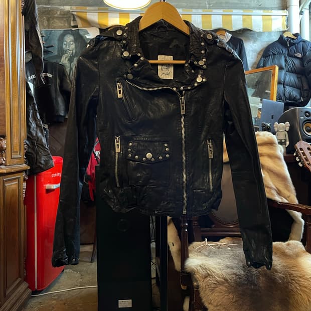 YOULAH 램스킨 바이커 자켓 블랙