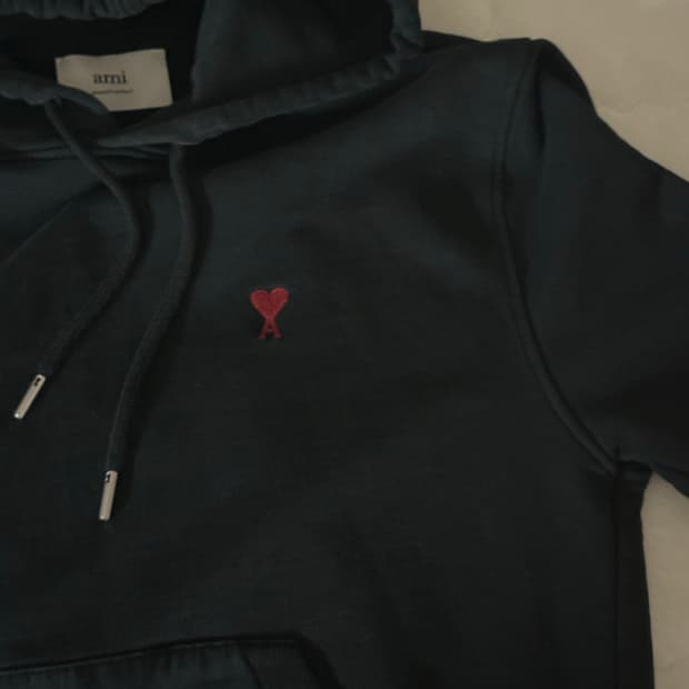 아미 스몰 하트 로고 루프백 오가닉 코튼 플리스 후드 블랙 M