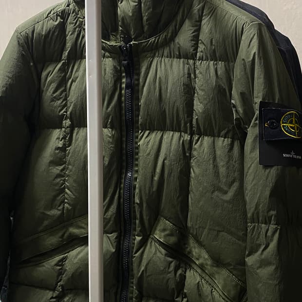 스톤아일랜드 크링클랩스 패딩 M(100) 극미중고