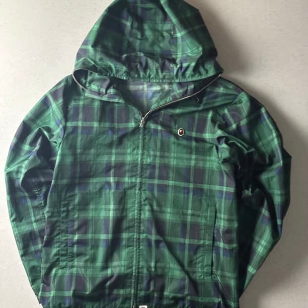 베이프 한정판 바람막이