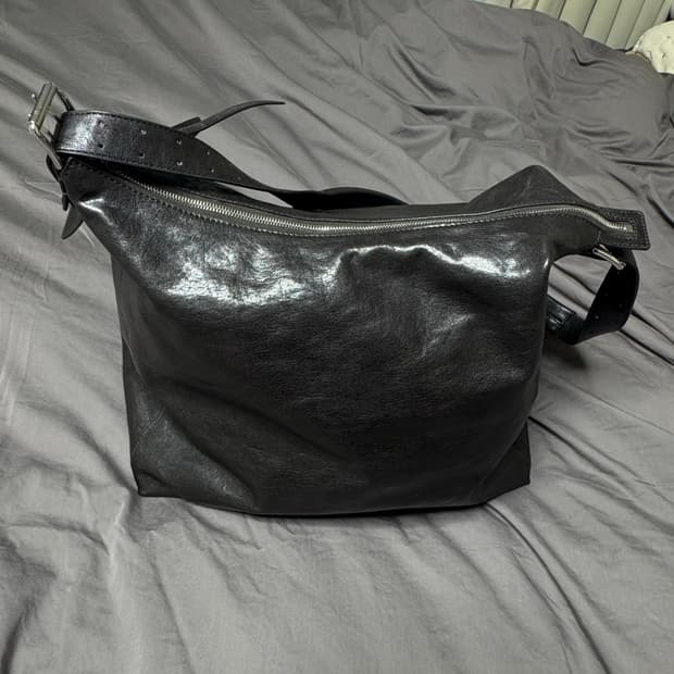 르메르 호보백 다크초콜렛색상