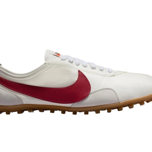 (w290mm)나이키 문 슈 서밋 화이트 팀 크림슨 레드 새제품 팝니다