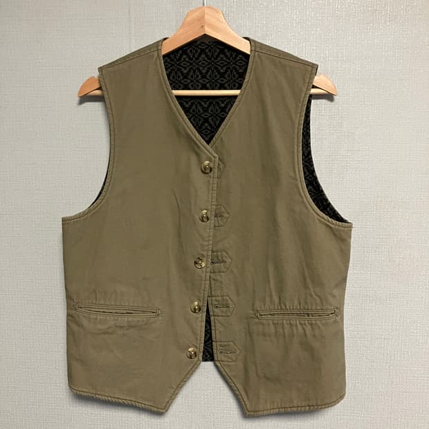 엔지니어드 가먼츠 베스트 M 카키