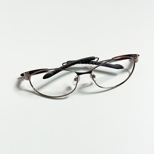 90s Pierre Cardin 메탈릭 오벌 프레임 빈티지 안경