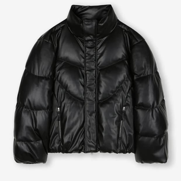 비슬로우 CURVED LINE FAUX LEATHER SHORT PUFF