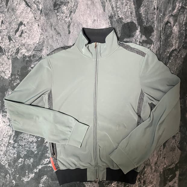 프라다 스포츠 투웨이 집업