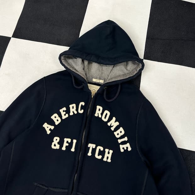 아베크롬비 xxl 양홍원 착용 후집 네이비 스펠아웃로고