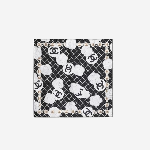 샤넬 까멜리아 스카프 블랙