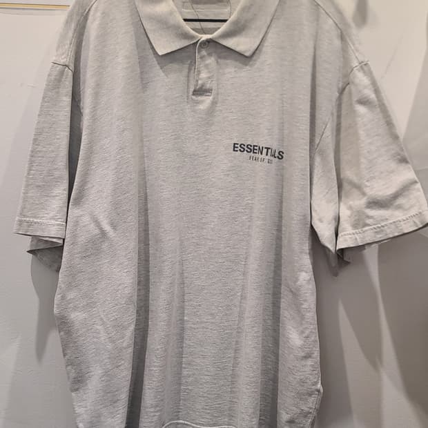 에센셜 반팔 카라 티셔츠
