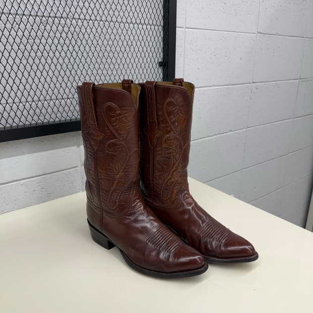 Lucchese Classics Chocolate Cowhide 9EE