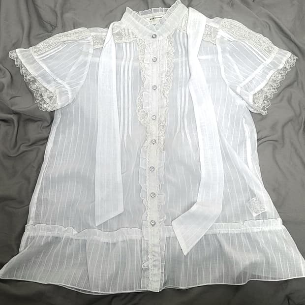 엑시즈팜 레이스 블라우스