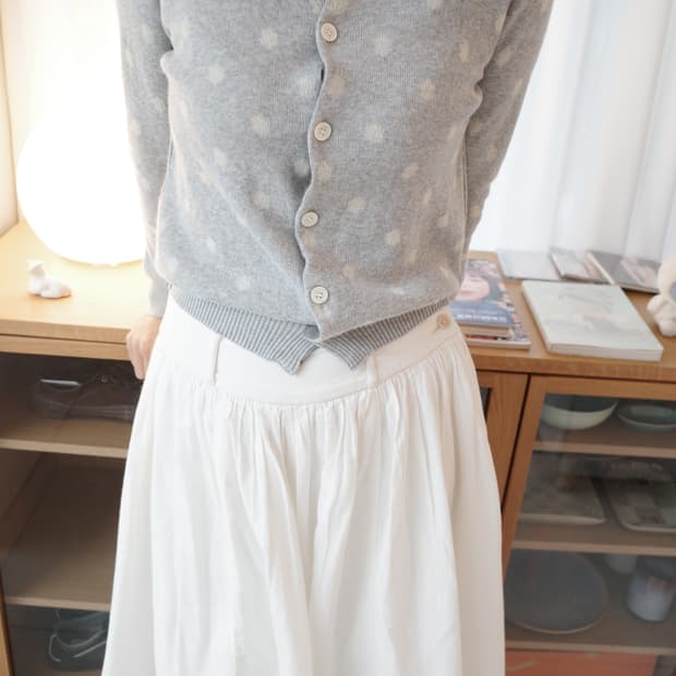 Reverse seam dot cardigan