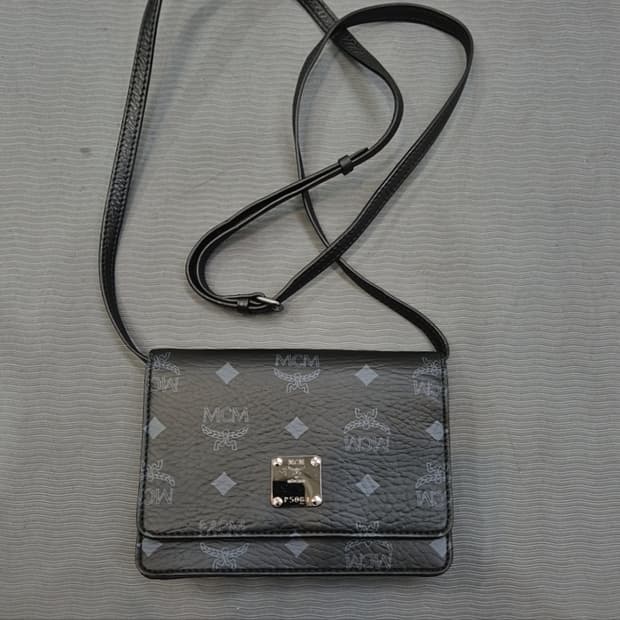 MCM 비세토스 미니 크로스백