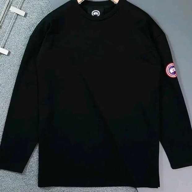 캐나다구스 블랙 색상 긴팔 티셔츠