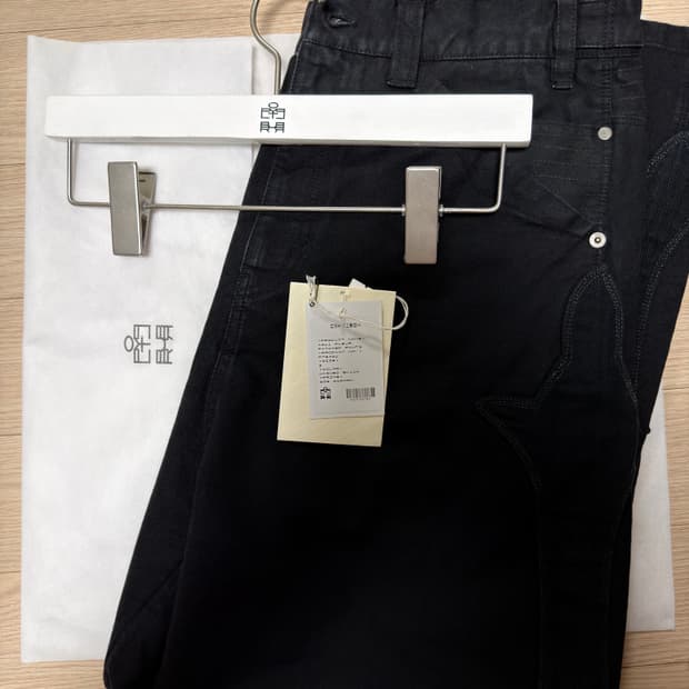 [2] 폴리테루 플뢰르 패치드 팬츠 워시드 블랙