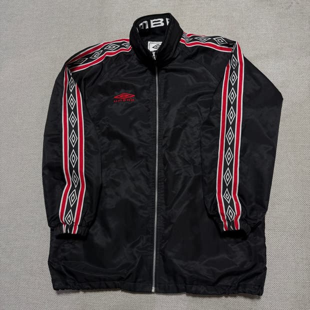 엄브로 올드스쿨 바람막이 자켓