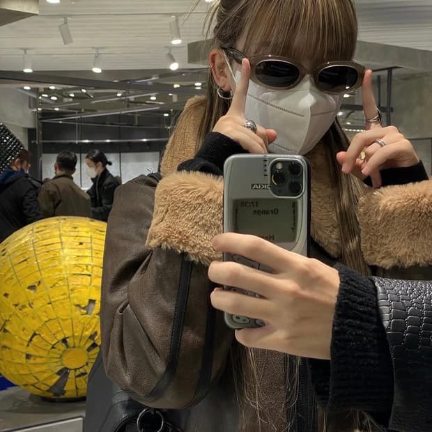 정서님 착용) 보헤미안서울 보헴서 22fw 하이넥 무스탕 브라운