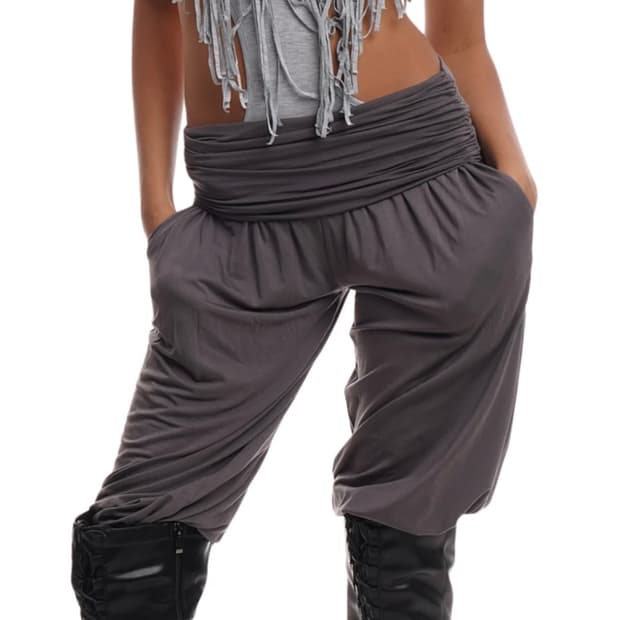 CHARLI CAPRIS IN SMOKE