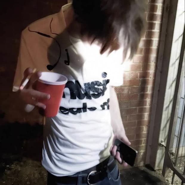 MUSIC HEALS ME 폴로셔츠