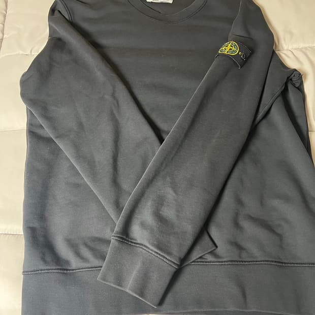 스톤아일랜드 블랙 맨투맨