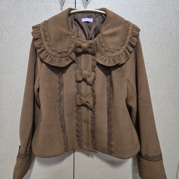 라떼갸루 엑시즈팜 브라운 리본 숏코트