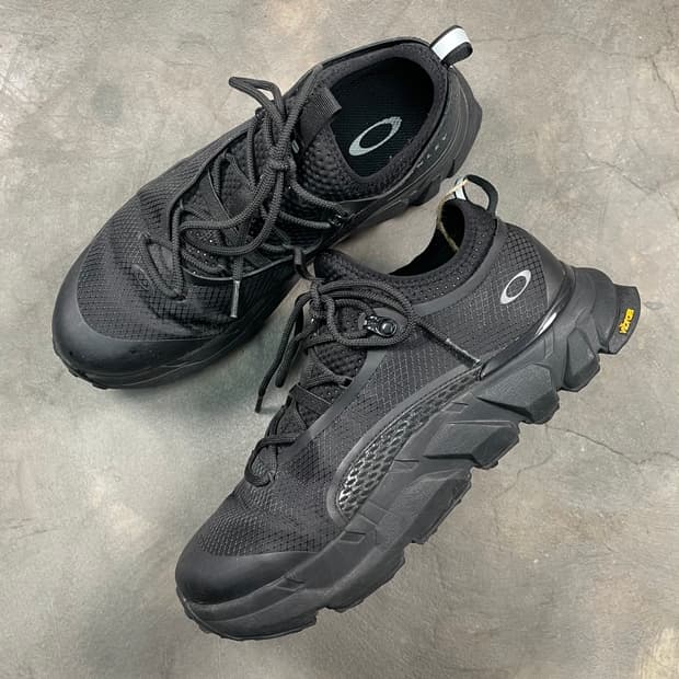 오클리 트리플 블랙 라이트 쉴드 슈즈