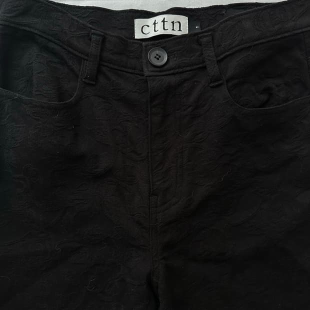 cttn 블랙 자카드 부츠컷 팬츠