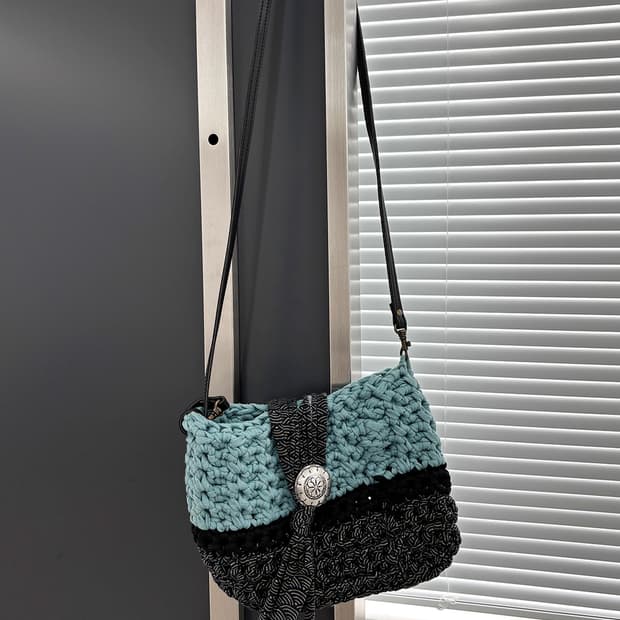 애쉬 아쿠아 콘트라스트 배색 위빙 빈티지 크로스 백