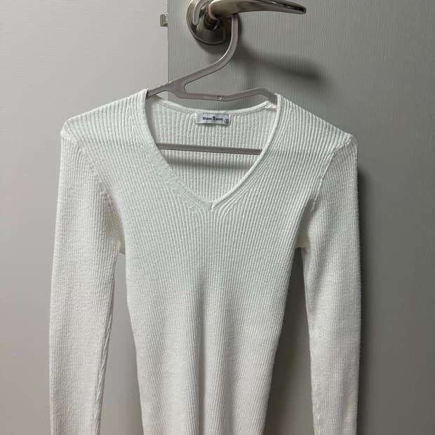 골지 브이넥 니트