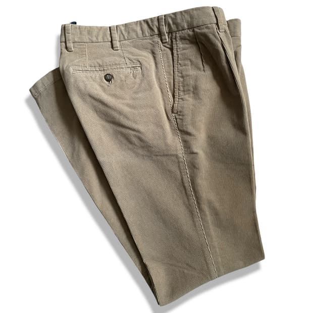 비가노(Vigano) 투턱 코듀로이 팬츠 48사이즈 팝니다.