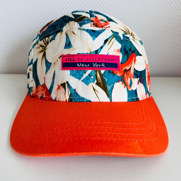 질 바이 질스튜어트 스냅백