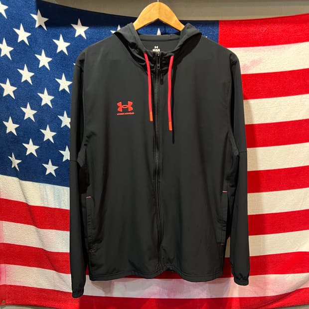 언더아머 후드 바람막이 자켓