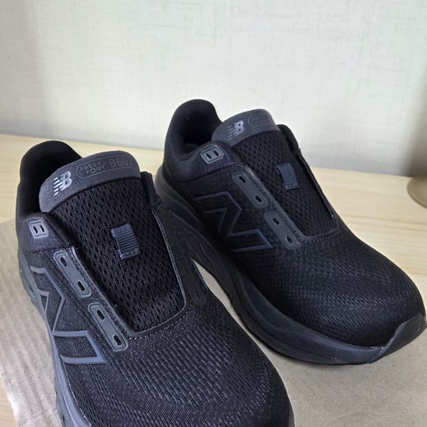 뉴발란스 Fresh Foam 860 블랙 운동화
