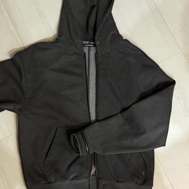 해칭룸 Boxer Zip Hoodie
