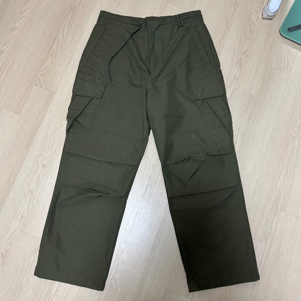 일꼬르소 파라슈트 팬츠 카키브라운