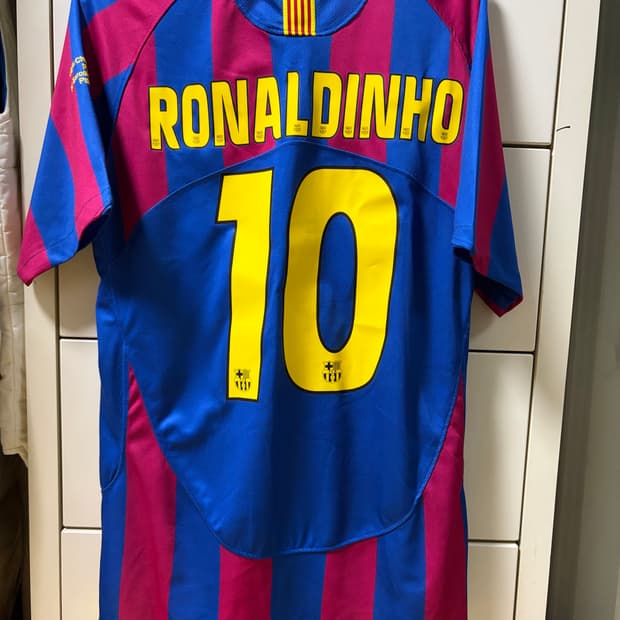 05/06 바르셀로나 호나우지뉴 유니폼 L