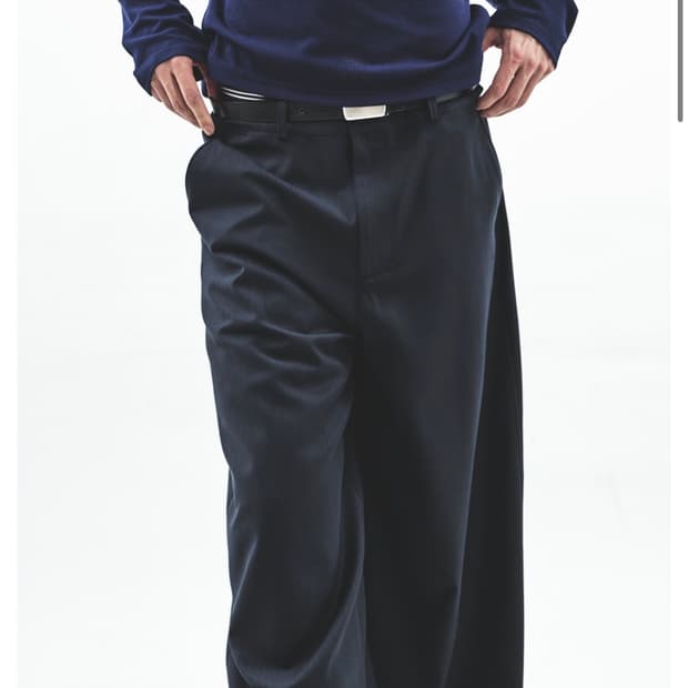 구매) 헬렛 WIDE CURVED FLARED STRIPE SLACKS