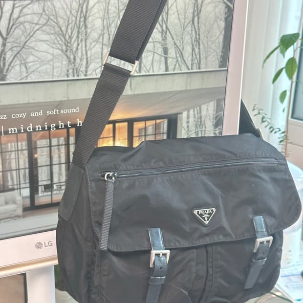 프라다 메신저백 나일론 포코노 테수토 숄더백 남녀공용