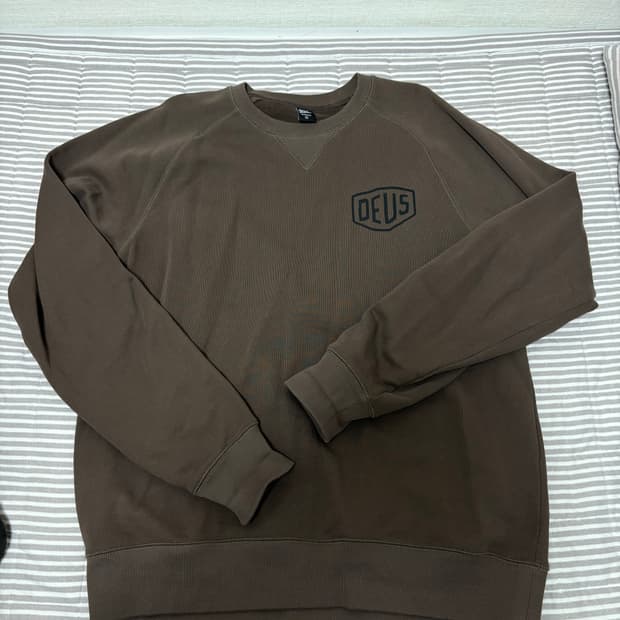 데우스 엑스마키나 브라운 맨투맨 L 상태최상