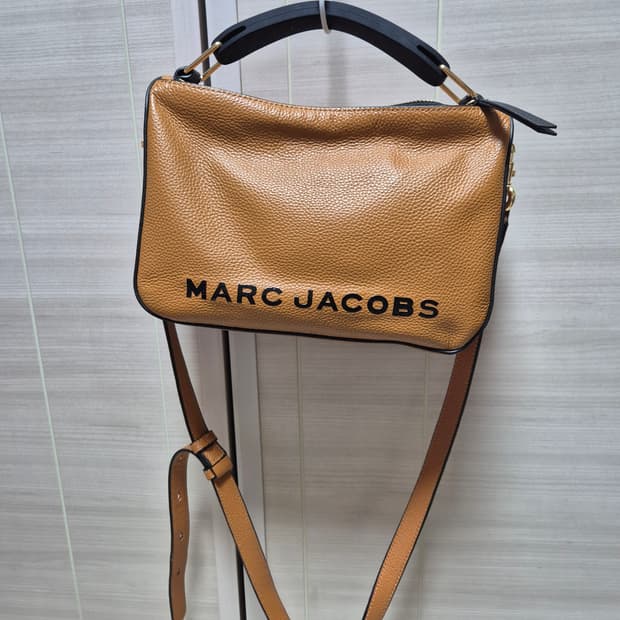 (정품) 마크제이콥스 소프트박스 브라운 레더 토트백 크로스