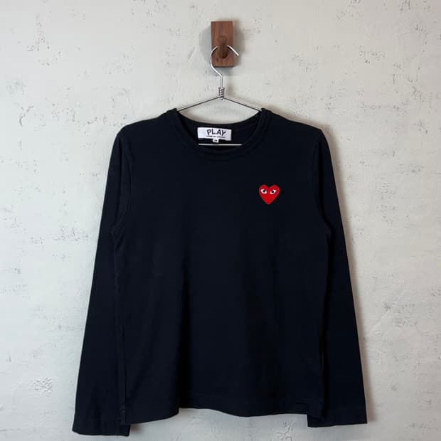 꼼데가르송 플레이 하트와펜 긴팔티 블랙