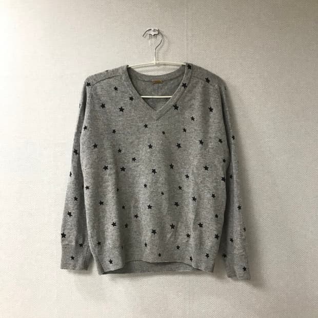 MICA&DEAL star V-neck knit 별 브이넥 니트