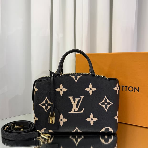 [정품] 루이비통 모노그램 앙프렝뜨 쁘띠드 팔레 토트백 M58913