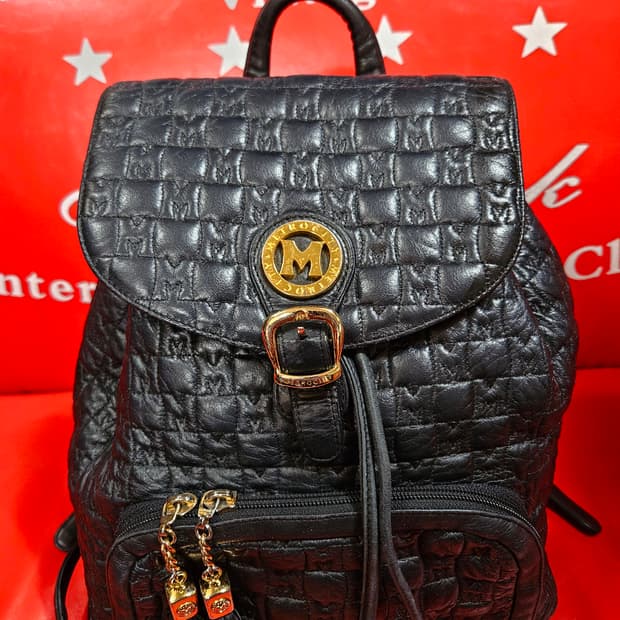 메트로시티 빈티지 y2k 시그니쳐 로고 퀄팅 금장 장식 백팩